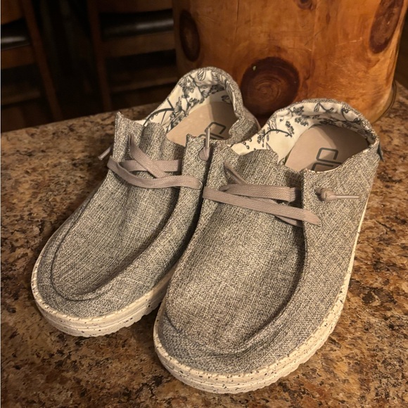 Hey Dude Wendy Linen Iron Womens Slip On Shoes I Size 7 - Picture 1 of 6